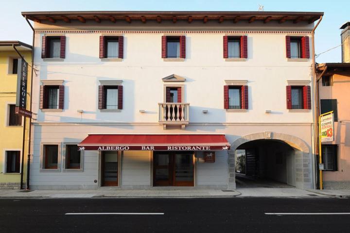 Albergo Leon Bianco Gonàrs Εξωτερικό φωτογραφία