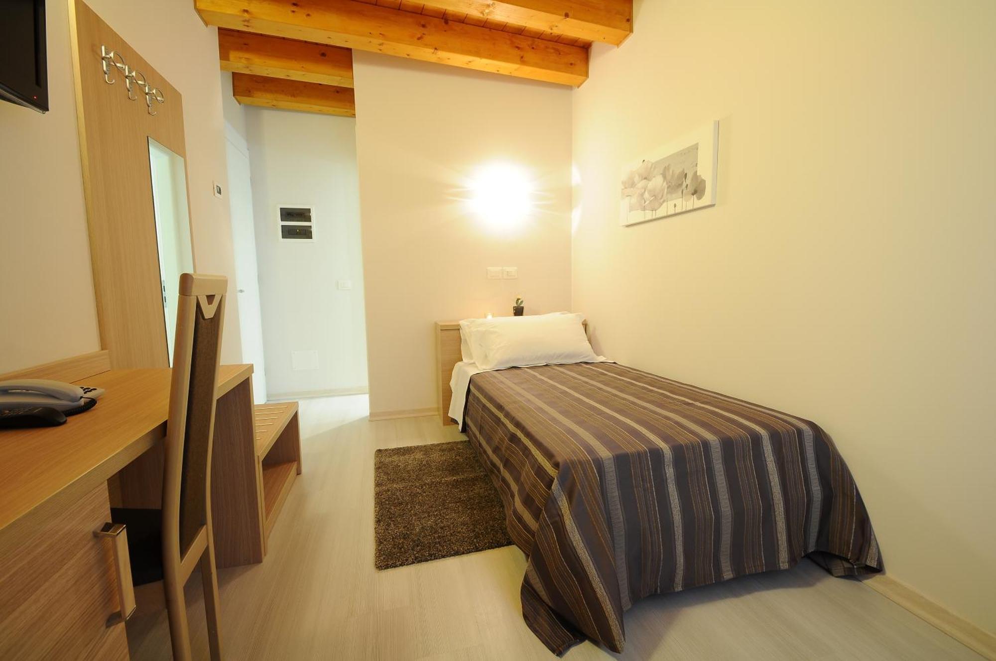 Albergo Leon Bianco Gonàrs Εξωτερικό φωτογραφία