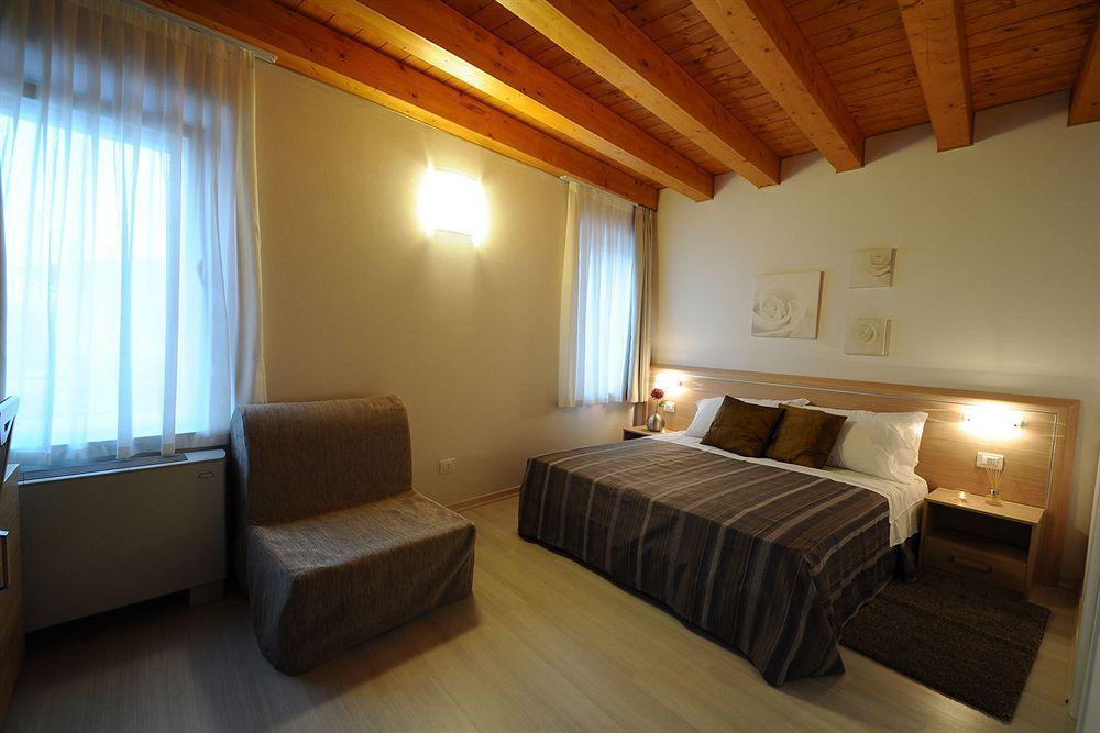 Albergo Leon Bianco Gonàrs Εξωτερικό φωτογραφία