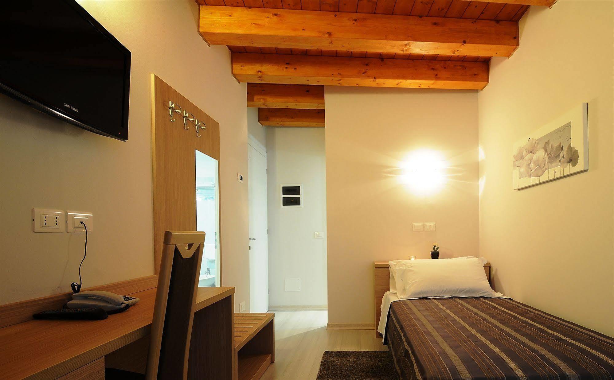 Albergo Leon Bianco Gonàrs Εξωτερικό φωτογραφία